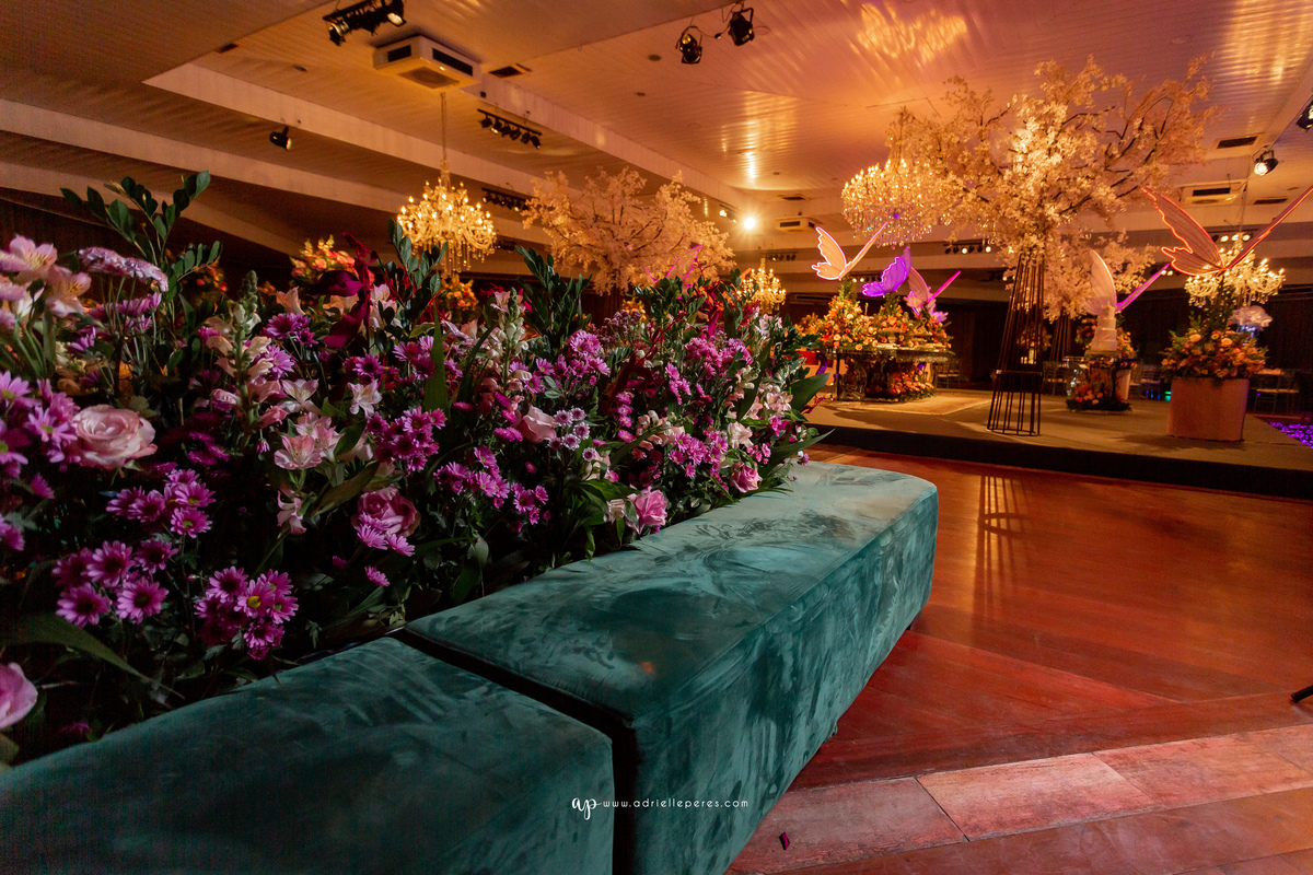 Adrielle Peres Fotografia, Alex Videos; DECORAÇÃO: Silvia Flores Eventos, DJ: Matheus Lazaretti, PISTA DE LED: Pixel Led, DRINKS: Jumper Bartenders, Baly Energy Drink, Poppi Corner, Amantine Chocolate, VW beauty, Clube Gremio Fronteira - Ararangua/SC