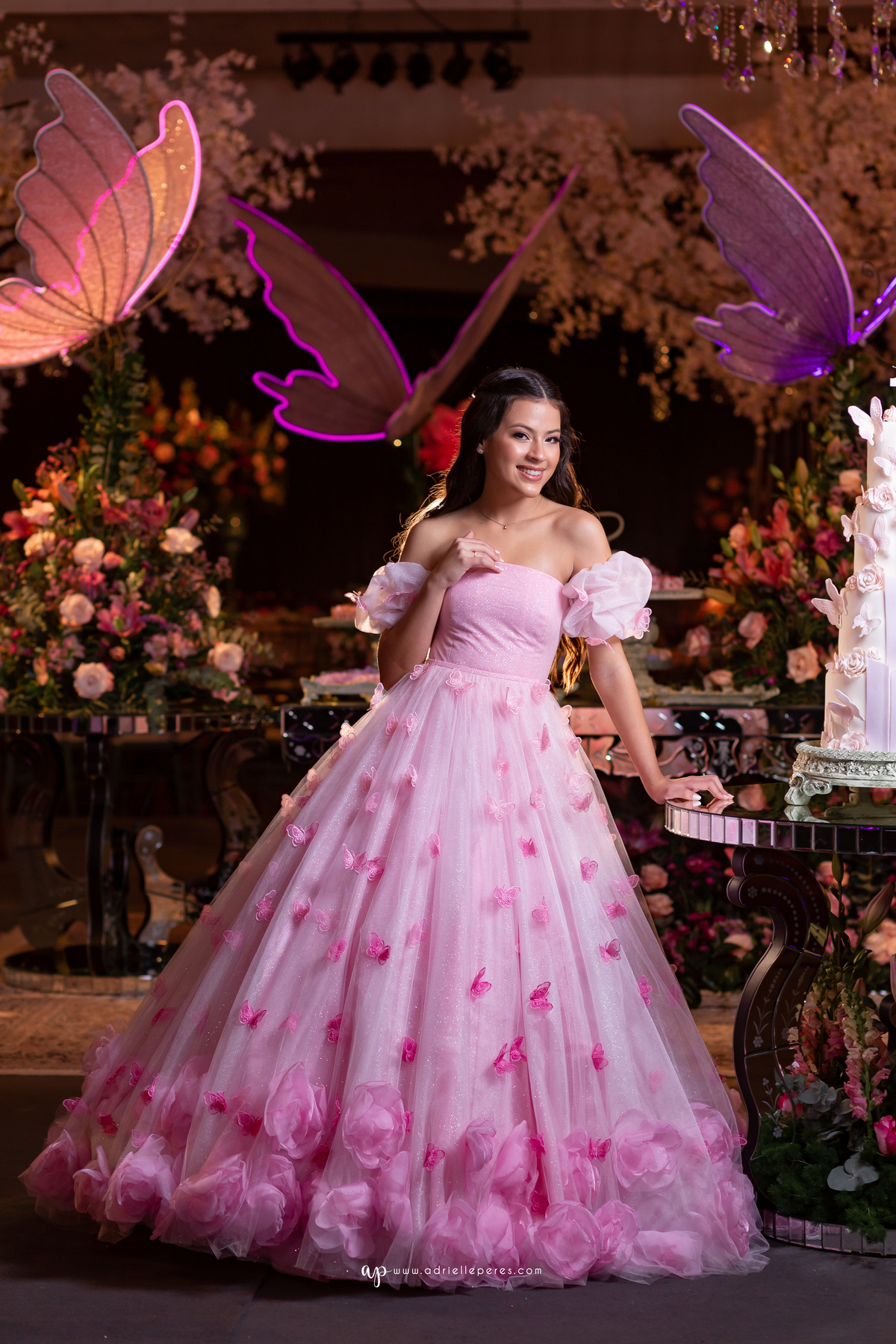 Adrielle Peres Fotografia, Alex Videos; DECORAÇÃO: Silvia Flores Eventos, DJ: Matheus Lazaretti, PISTA DE LED: Pixel Led, DRINKS: Jumper Bartenders, Baly Energy Drink, Poppi Corner, Amantine Chocolate, VW beauty, Clube Gremio Fronteira - Ararangua/SC