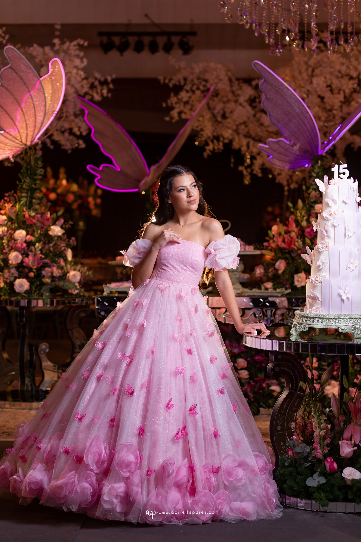 Adrielle Peres Fotografia, Alex Videos; DECORAÇÃO: Silvia Flores Eventos, DJ: Matheus Lazaretti, PISTA DE LED: Pixel Led, DRINKS: Jumper Bartenders, Baly Energy Drink, Poppi Corner, Amantine Chocolate, VW beauty, Clube Gremio Fronteira - Ararangua/SC