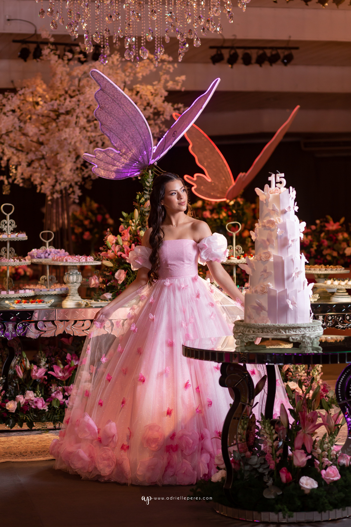 Adrielle Peres Fotografia, Alex Videos; DECORAÇÃO: Silvia Flores Eventos, DJ: Matheus Lazaretti, PISTA DE LED: Pixel Led, DRINKS: Jumper Bartenders, Baly Energy Drink, Poppi Corner, Amantine Chocolate, VW beauty, Clube Gremio Fronteira - Ararangua/SC