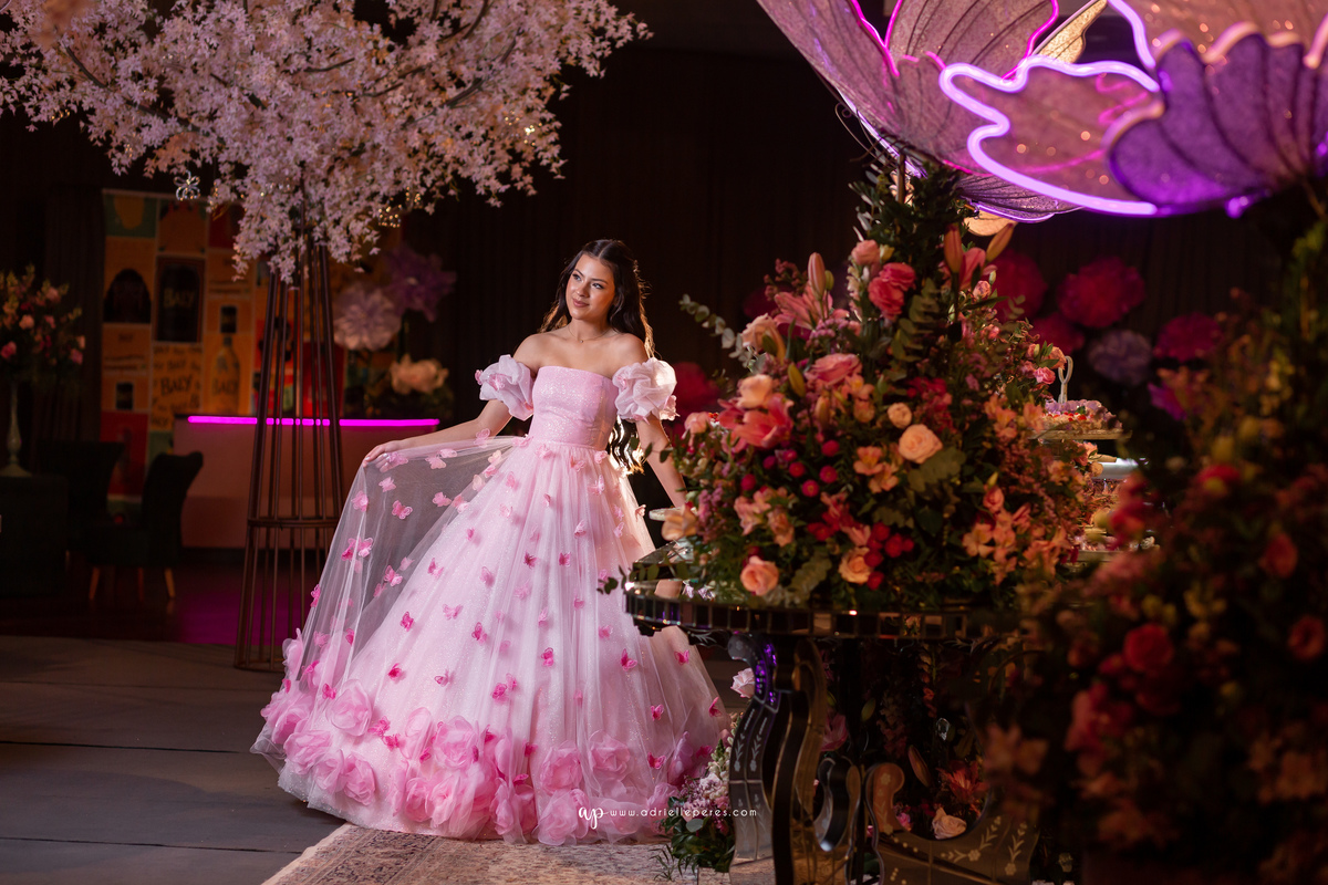 Adrielle Peres Fotografia, Alex Videos; DECORAÇÃO: Silvia Flores Eventos, DJ: Matheus Lazaretti, PISTA DE LED: Pixel Led, DRINKS: Jumper Bartenders, Baly Energy Drink, Poppi Corner, Amantine Chocolate, VW beauty, Clube Gremio Fronteira - Ararangua/SC