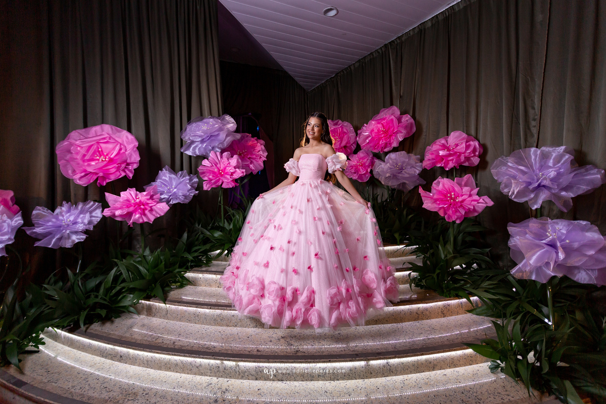 Adrielle Peres Fotografia, Alex Videos; DECORAÇÃO: Silvia Flores Eventos, DJ: Matheus Lazaretti, PISTA DE LED: Pixel Led, DRINKS: Jumper Bartenders, Baly Energy Drink, Poppi Corner, Amantine Chocolate, VW beauty, Clube Gremio Fronteira - Ararangua/SC