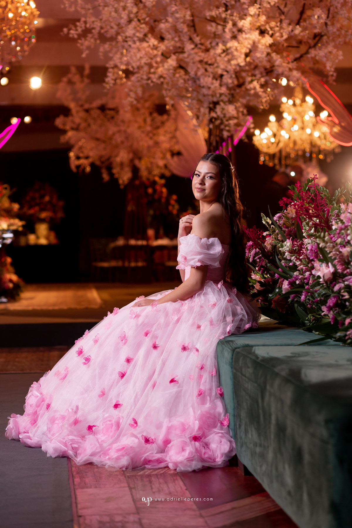 Adrielle Peres Fotografia, Alex Videos; DECORAÇÃO: Silvia Flores Eventos, DJ: Matheus Lazaretti, PISTA DE LED: Pixel Led, DRINKS: Jumper Bartenders, Baly Energy Drink, Poppi Corner, Amantine Chocolate, VW beauty, Clube Gremio Fronteira - Ararangua/SC