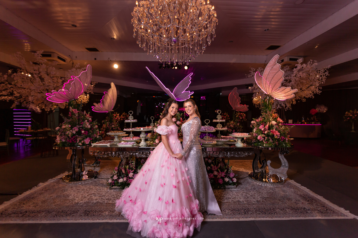 Adrielle Peres Fotografia, Alex Videos; DECORAÇÃO: Silvia Flores Eventos, DJ: Matheus Lazaretti, PISTA DE LED: Pixel Led, DRINKS: Jumper Bartenders, Baly Energy Drink, Poppi Corner, Amantine Chocolate, VW beauty, Clube Gremio Fronteira - Ararangua/SC