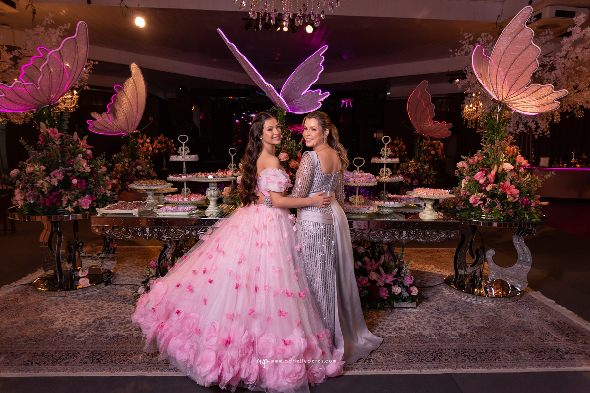 Adrielle Peres Fotografia, Alex Videos; DECORAÇÃO: Silvia Flores Eventos, DJ: Matheus Lazaretti, PISTA DE LED: Pixel Led, DRINKS: Jumper Bartenders, Baly Energy Drink, Poppi Corner, Amantine Chocolate, VW beauty, Clube Gremio Fronteira - Ararangua/SC