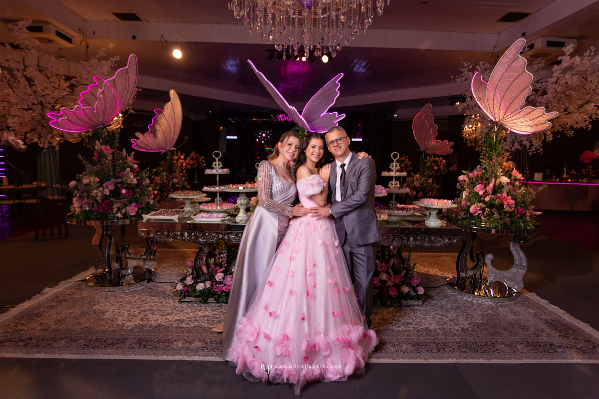 Adrielle Peres Fotografia, Alex Videos; DECORAÇÃO: Silvia Flores Eventos, DJ: Matheus Lazaretti, PISTA DE LED: Pixel Led, DRINKS: Jumper Bartenders, Baly Energy Drink, Poppi Corner, Amantine Chocolate, VW beauty, Clube Gremio Fronteira - Ararangua/SC