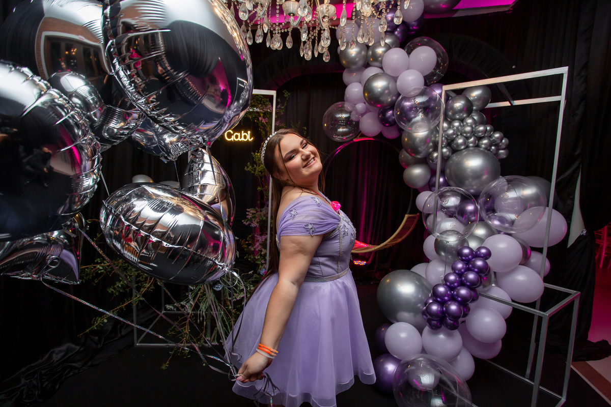 Festa de quinze anos em Sítio do Cassio - Balneario Gaivota - Sombrio - Praia Grande - Sao Joao do Sul - quinze anos - fotos - fotografa - fotografia - pista - decoração de balões - vestido - xv - make - ensaio 15 anos -Adrielle Peres Torres RS 