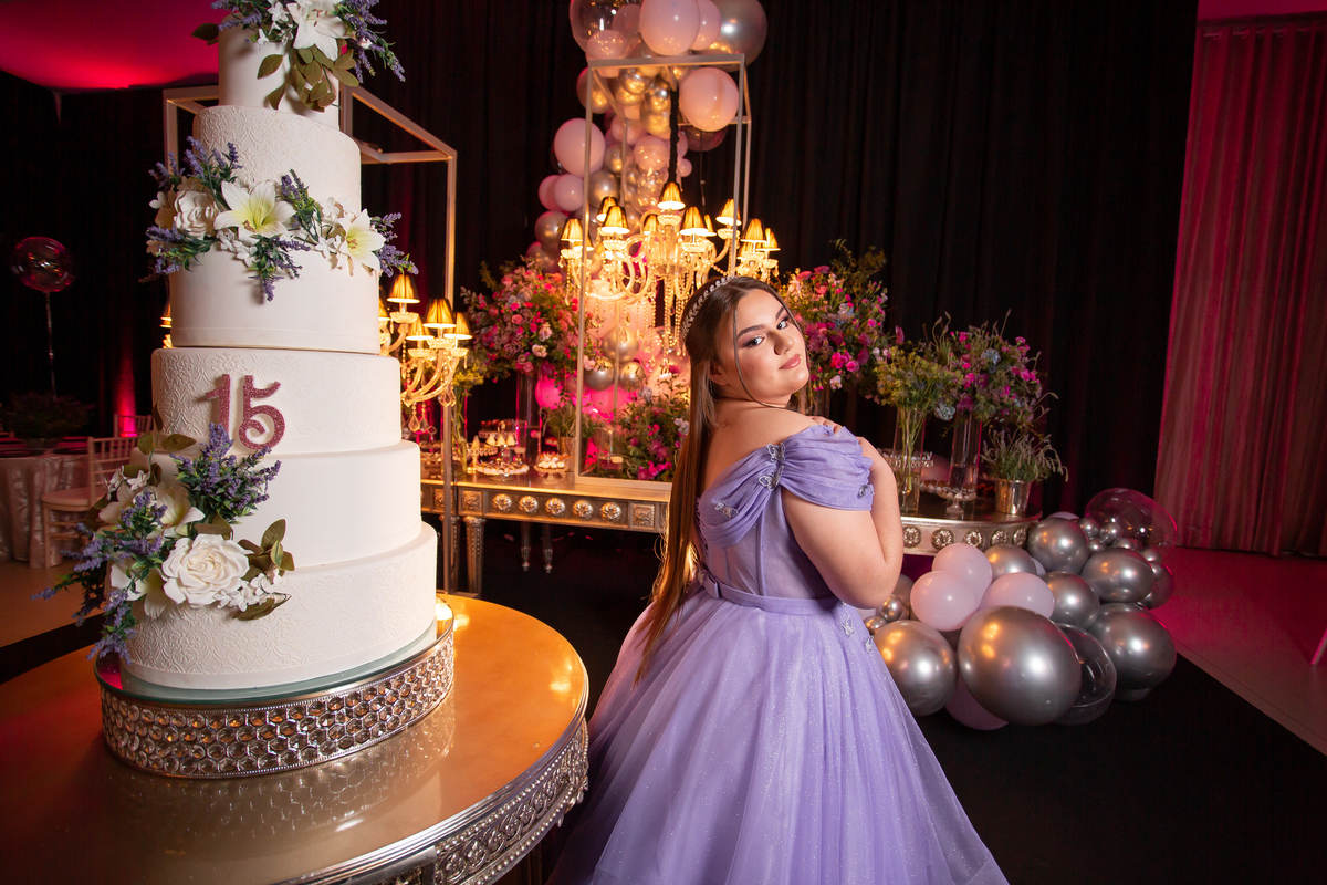 Festa de quinze anos em Sítio do Cassio - Balneario Gaivota - Sombrio - Praia Grande - Sao Joao do Sul - quinze anos - fotos - fotografa - fotografia - pista - decoração de balões - vestido - xv - make - ensaio 15 anos -Adrielle Peres Torres RS 