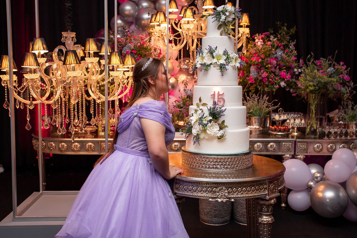 Festa de quinze anos em Sítio do Cassio - Balneario Gaivota - Sombrio - Praia Grande - Sao Joao do Sul - quinze anos - fotos - fotografa - fotografia - pista - decoração de balões - vestido - xv - make - ensaio 15 anos -Adrielle Peres Torres RS 