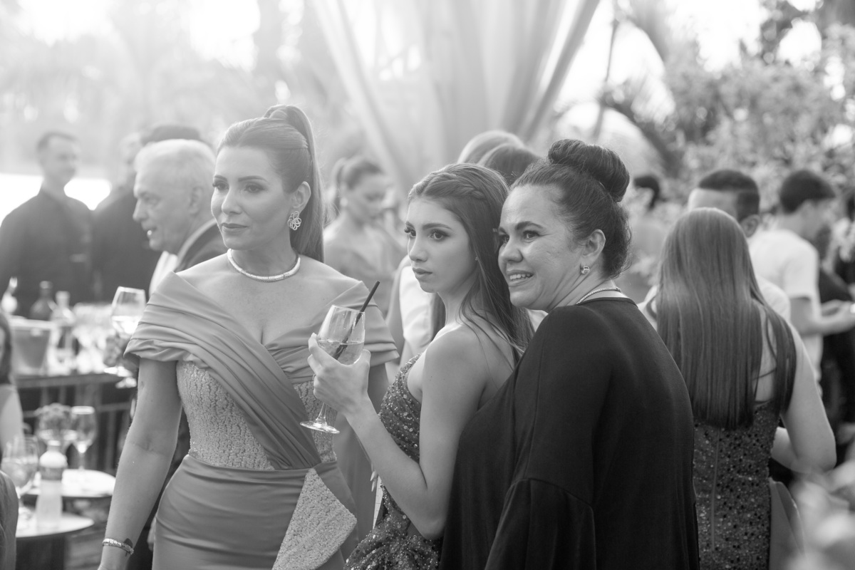 quinze anos gemeas Sítio do Cassio - Sombrio/SC
ASSESORIA: Teka Cerimoniais e Eventos
FOTOGRAFIA: Adrielle Peres Fotógrafa de quinze anos
VIDEO: Tríplice Filmes
VESTIDO: Noivas e Casais
DECORAÇÃO: Art Manha
ILUMINAÇÃO E SOM: Concorde 
