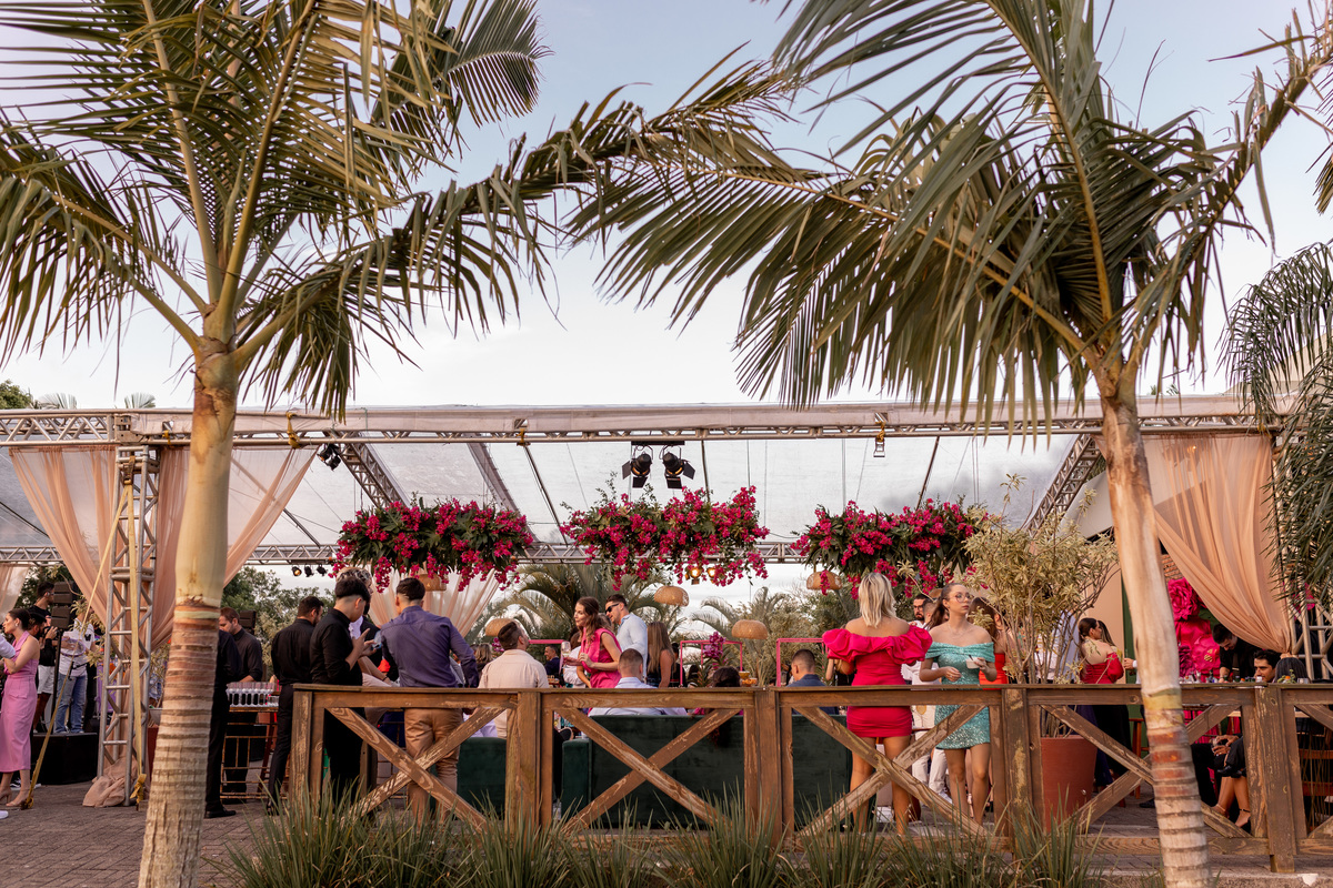 quinze anos gemeas Sítio do Cassio - Sombrio/SC
ASSESORIA: Teka Cerimoniais e Eventos
FOTOGRAFIA: Adrielle Peres Fotógrafa de quinze anos
VIDEO: Tríplice Filmes
VESTIDO: Noivas e Casais
DECORAÇÃO: Art Manha
ILUMINAÇÃO E SOM: Concorde 
