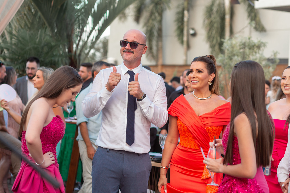 quinze anos gemeas Sítio do Cassio - Sombrio/SC
ASSESORIA: Teka Cerimoniais e Eventos
FOTOGRAFIA: Adrielle Peres Fotógrafa de quinze anos
VIDEO: Tríplice Filmes
VESTIDO: Noivas e Casais
DECORAÇÃO: Art Manha
ILUMINAÇÃO E SOM: Concorde 
