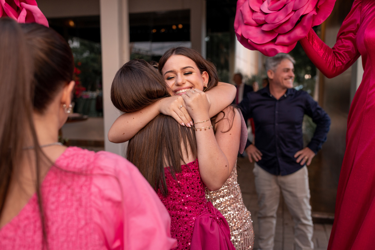 quinze anos gemeas Sítio do Cassio - Sombrio/SC
ASSESORIA: Teka Cerimoniais e Eventos
FOTOGRAFIA: Adrielle Peres Fotógrafa de quinze anos
VIDEO: Tríplice Filmes
VESTIDO: Noivas e Casais
DECORAÇÃO: Art Manha
ILUMINAÇÃO E SOM: Concorde 
