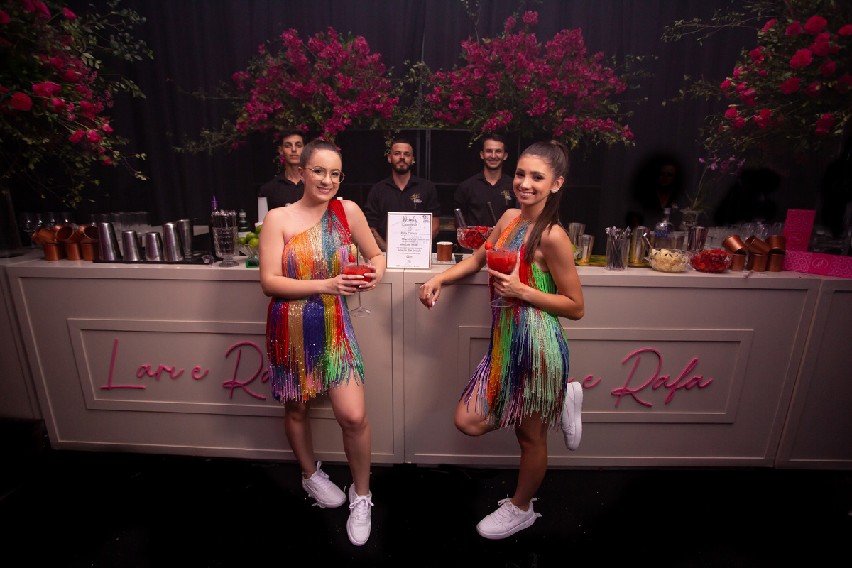 quinze anos gemeas Sítio do Cassio - Sombrio/SC
ASSESORIA: Teka Cerimoniais e Eventos
FOTOGRAFIA: Adrielle Peres Fotógrafa de quinze anos
VIDEO: Tríplice Filmes
VESTIDO: Noivas e Casais
DECORAÇÃO: Art Manha
ILUMINAÇÃO E SOM: Concorde 
