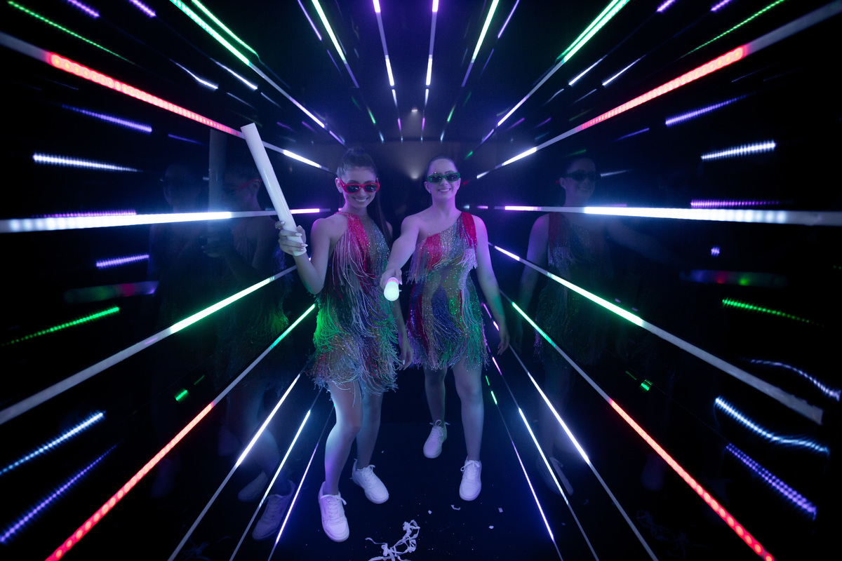 quinze anos gemeas Sítio do Cassio - Sombrio/SC
ASSESORIA: Teka Cerimoniais e Eventos
FOTOGRAFIA: Adrielle Peres Fotógrafa de quinze anos
VIDEO: Tríplice Filmes
VESTIDO: Noivas e Casais
DECORAÇÃO: Art Manha
ILUMINAÇÃO E SOM: Concorde 
