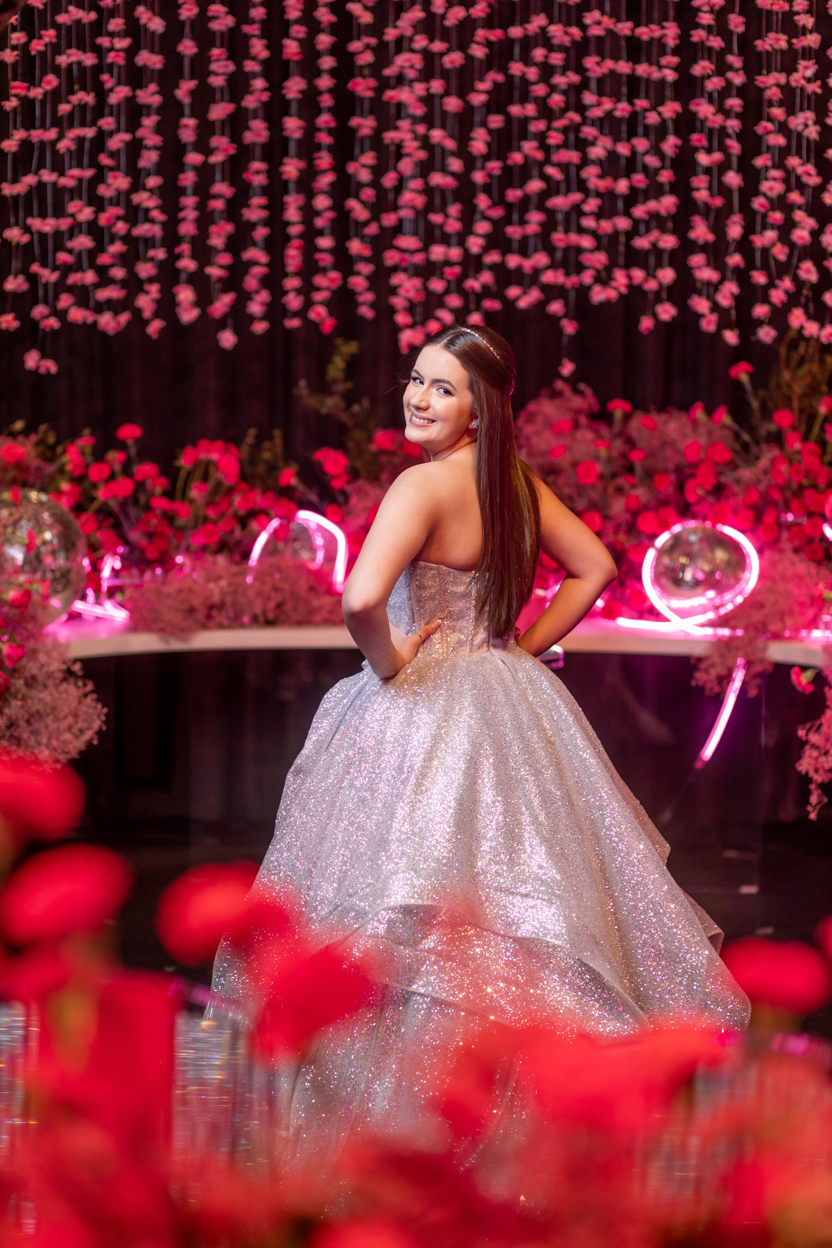 quinze anos gemeas Sítio do Cassio - Sombrio/SC
ASSESORIA: Teka Cerimoniais e Eventos
FOTOGRAFIA: Adrielle Peres Fotógrafa de quinze anos
VIDEO: Tríplice Filmes
VESTIDO: Noivas e Casais
DECORAÇÃO: Art Manha
ILUMINAÇÃO E SOM: Concorde 
