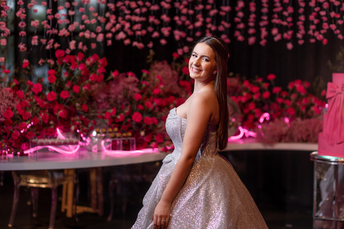 quinze anos gemeas Sítio do Cassio - Sombrio/SC
ASSESORIA: Teka Cerimoniais e Eventos
FOTOGRAFIA: Adrielle Peres Fotógrafa de quinze anos
VIDEO: Tríplice Filmes
VESTIDO: Noivas e Casais
DECORAÇÃO: Art Manha
ILUMINAÇÃO E SOM: Concorde 
