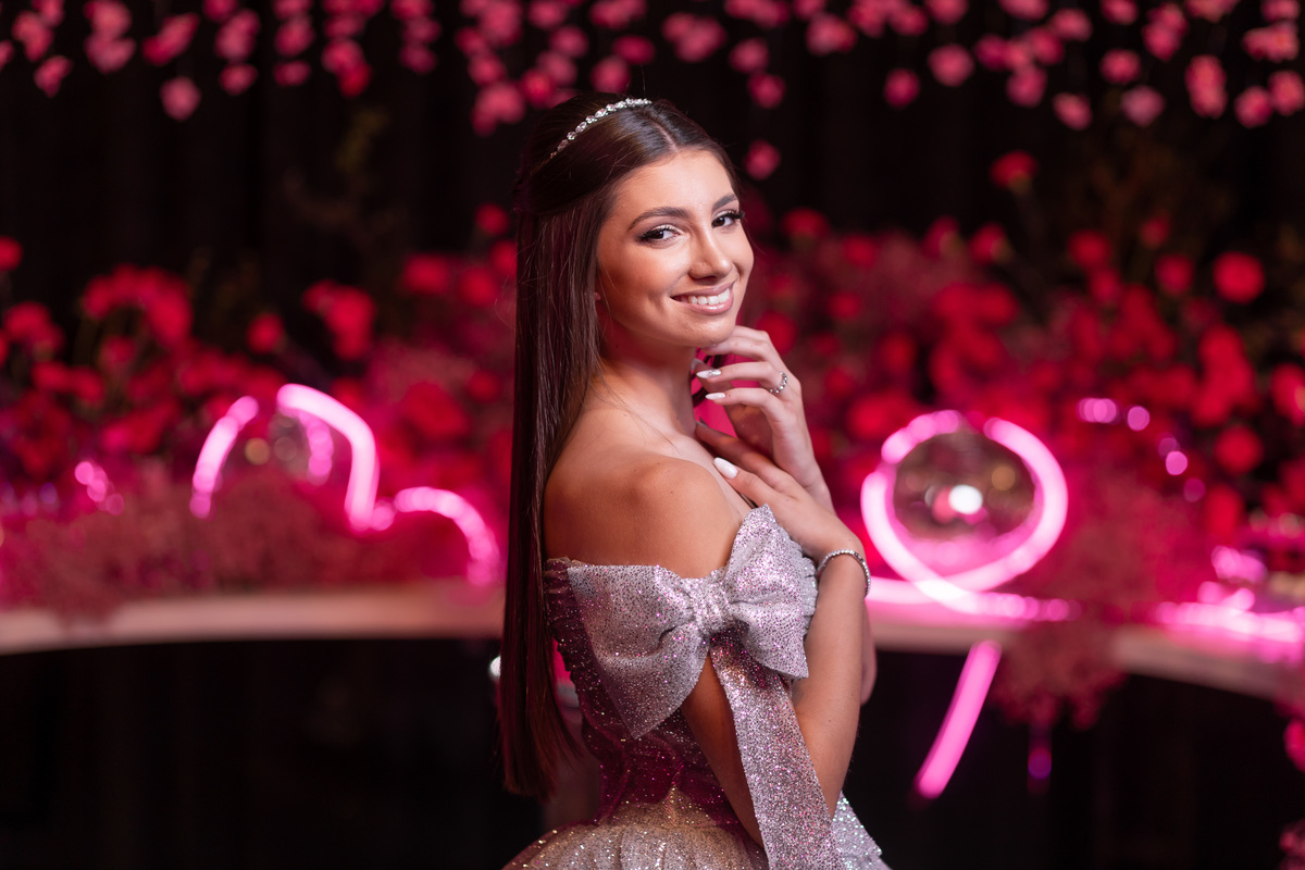 quinze anos gemeas Sítio do Cassio - Sombrio/SC
ASSESORIA: Teka Cerimoniais e Eventos
FOTOGRAFIA: Adrielle Peres Fotógrafa de quinze anos
VIDEO: Tríplice Filmes
VESTIDO: Noivas e Casais
DECORAÇÃO: Art Manha
ILUMINAÇÃO E SOM: Concorde 
