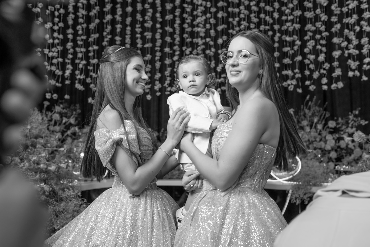 quinze anos gemeas Sítio do Cassio - Sombrio/SC
ASSESORIA: Teka Cerimoniais e Eventos
FOTOGRAFIA: Adrielle Peres Fotógrafa de quinze anos
VIDEO: Tríplice Filmes
VESTIDO: Noivas e Casais
DECORAÇÃO: Art Manha
ILUMINAÇÃO E SOM: Concorde 
