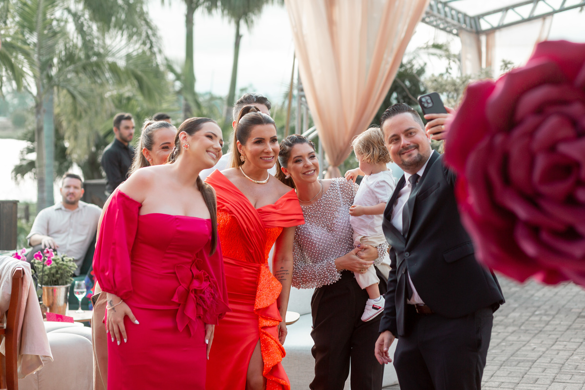 quinze anos gemeas Sítio do Cassio - Sombrio/SC
ASSESORIA: Teka Cerimoniais e Eventos
FOTOGRAFIA: Adrielle Peres Fotógrafa de quinze anos
VIDEO: Tríplice Filmes
VESTIDO: Noivas e Casais
DECORAÇÃO: Art Manha
ILUMINAÇÃO E SOM: Concorde 
