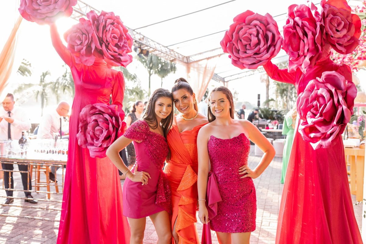 quinze anos gemeas Sítio do Cassio - Sombrio/SC
ASSESORIA: Teka Cerimoniais e Eventos
FOTOGRAFIA: Adrielle Peres Fotógrafa de quinze anos
VIDEO: Tríplice Filmes
VESTIDO: Noivas e Casais
DECORAÇÃO: Art Manha
ILUMINAÇÃO E SOM: Concorde 
