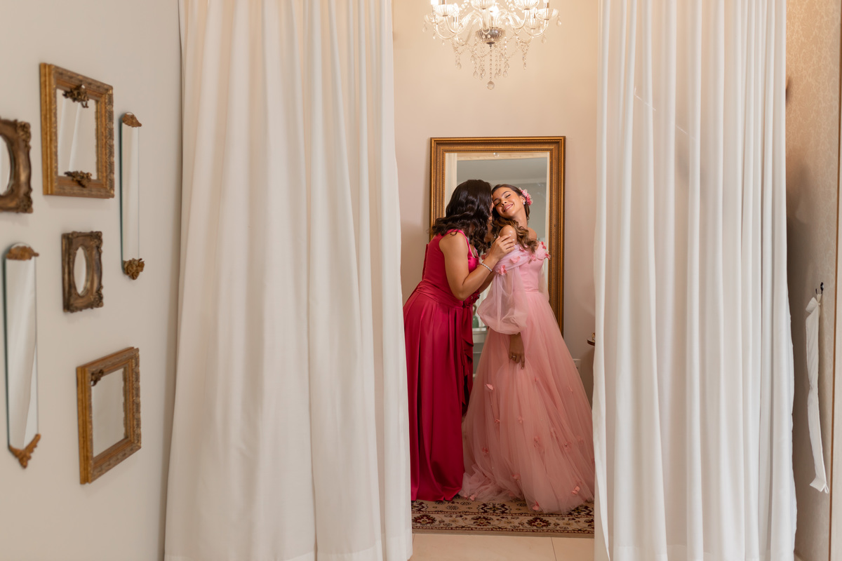 festa de quinze anos - vestido - flores - balada - debutante - fotografa de quinze anos - 15 anos - ensaio de fotos - doces - decoração - dj - Salão paroquial Torres - RS
