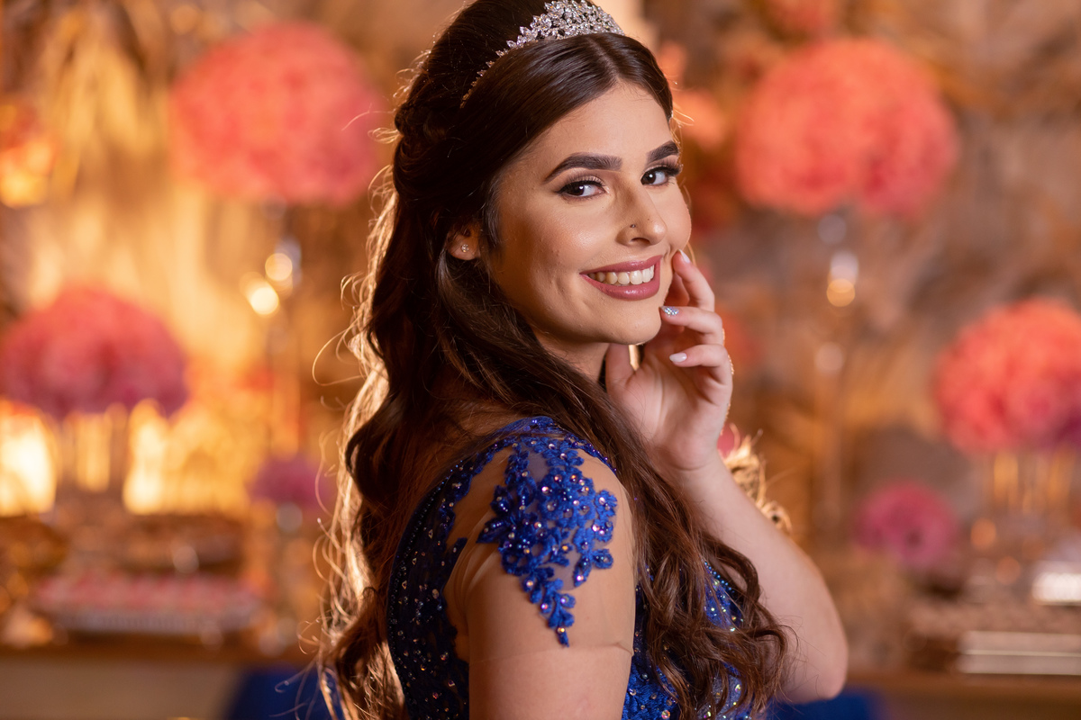 fotógrafa de quinze anos Adrielle Peres fotografia - Cobertura digital: Raquel Jesus - Decoração: Art Mana - Cerimonial: Sublime - Som/Luz: Impacto Som - festa dos quinze - capão da canoa - debutante - vestido - flores - foto e video - decoração 