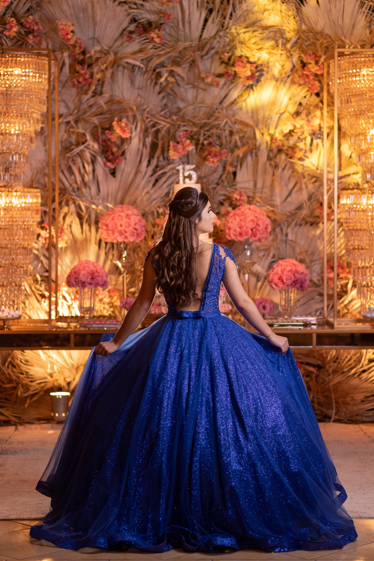 fotógrafa de quinze anos Adrielle Peres fotografia - Cobertura digital: Raquel Jesus - Decoração: Art Mana - Cerimonial: Sublime - Som/Luz: Impacto Som - festa dos quinze - capão da canoa - debutante - vestido - flores - foto e video - decoração 