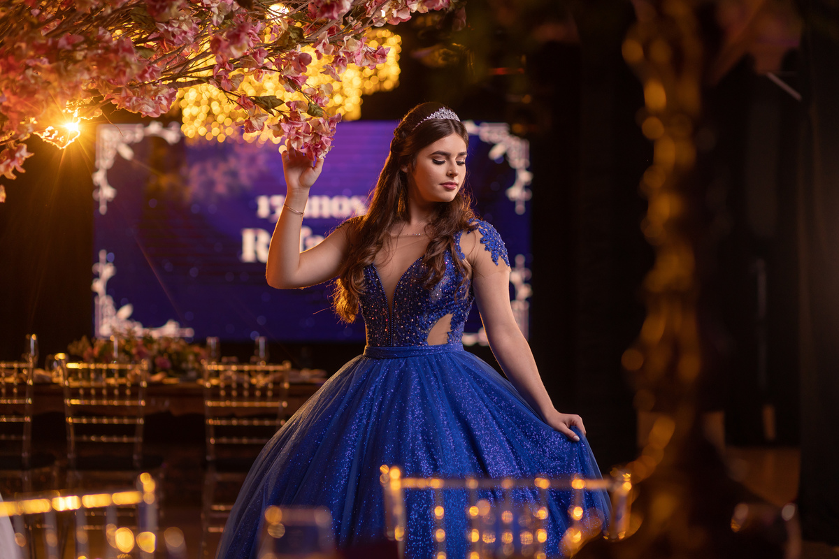 fotógrafa de quinze anos Adrielle Peres fotografia - Cobertura digital: Raquel Jesus - Decoração: Art Mana - Cerimonial: Sublime - Som/Luz: Impacto Som - festa dos quinze - capão da canoa - debutante - vestido - flores - foto e video - decoração 