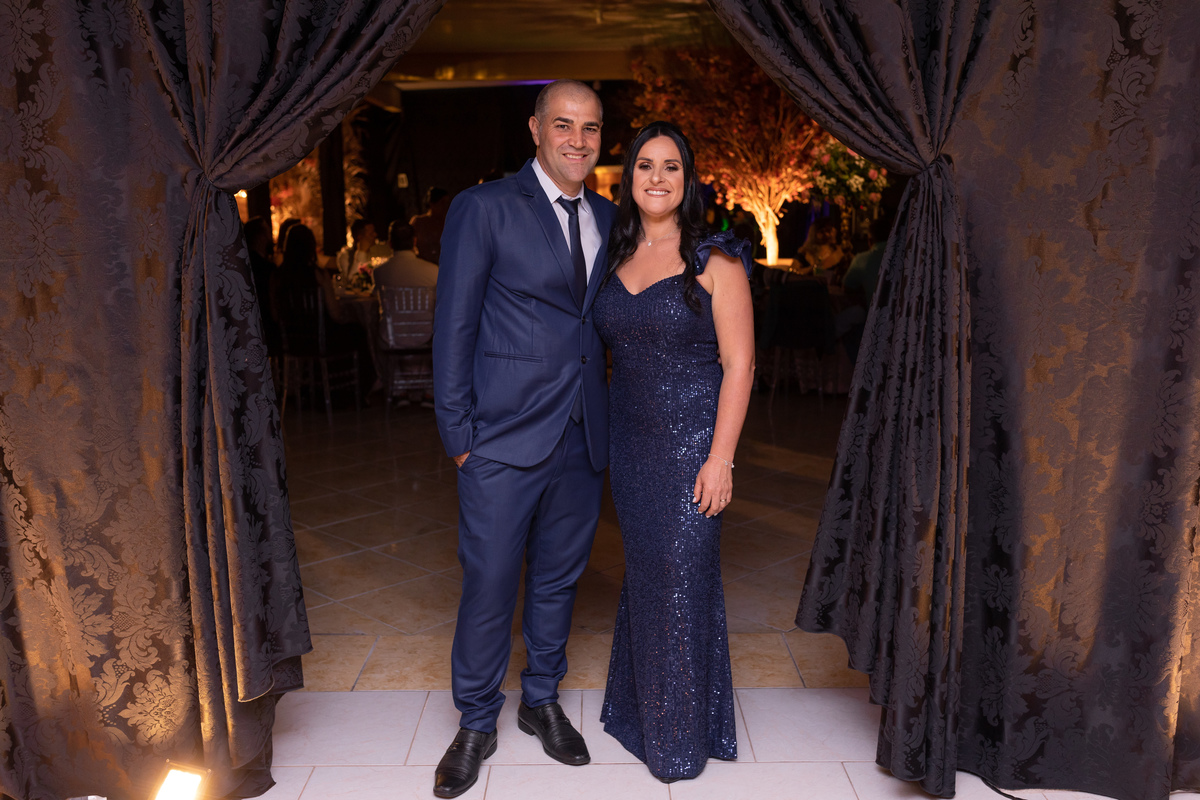 fotógrafa de quinze anos Adrielle Peres fotografia - Cobertura digital: Raquel Jesus - Decoração: Art Mana - Cerimonial: Sublime - Som/Luz: Impacto Som - festa dos quinze - capão da canoa - debutante - vestido - flores - foto e video - decoração 