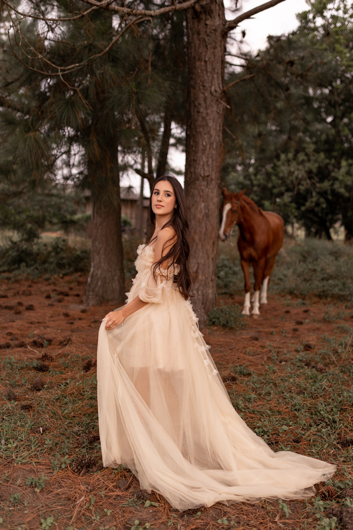 book dos quize anos em torres com o fotógrafa Adrielle Peres especializada em fotos de quinze anos - foto - ensaio - estudio - flores- frutas - surf - praia da guarita.- torres rs fundo branco - estudio