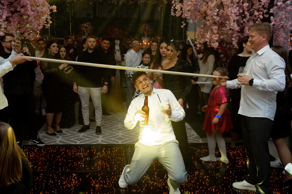 Festa de quinze anos em Torres
Fotografia: Adrielle Peres

Filme: Fred Filmes

Decoração: Só Brilho

Cerimonial: Celebrai 

Som/Luz: Impacto Som

Local: Apae Torres

Doces: Marta Mello/Cacau Show

Beleza: Morgana Magnus

Vestido: Noivas e Casais:
