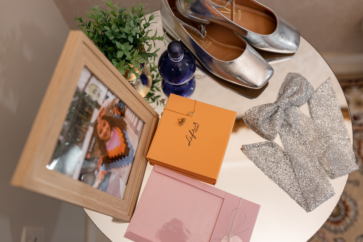 Festa de quinze anos em Torres
Fotografia: Adrielle Peres

Filme: Fred Filmes

Decoração: Só Brilho

Cerimonial: Celebrai 

Som/Luz: Impacto Som

Local: Apae Torres

Doces: Marta Mello/Cacau Show

Beleza: Morgana Magnus

Vestido: Noivas e Casais:
