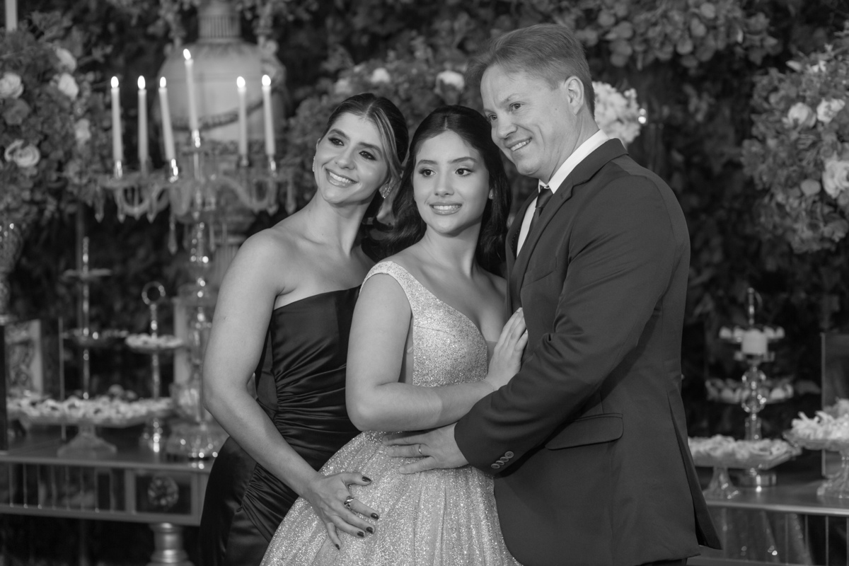 Festa de quinze anos em Torres
Fotografia: Adrielle Peres

Filme: Fred Filmes

Decoração: Só Brilho

Cerimonial: Celebrai 

Som/Luz: Impacto Som

Local: Apae Torres

Doces: Marta Mello/Cacau Show

Beleza: Morgana Magnus

Vestido: Noivas e Casais:
