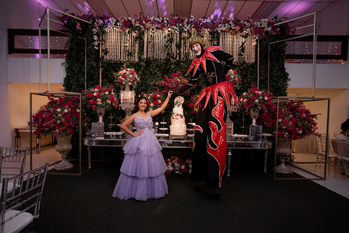 Festa de quinze anos em Torres
Fotografia: Adrielle Peres

Filme: Fred Filmes

Decoração: Só Brilho

Cerimonial: Celebrai 

Som/Luz: Impacto Som

Local: Apae Torres

Doces: Marta Mello/Cacau Show

Beleza: Morgana Magnus

Vestido: Noivas e Casais:
