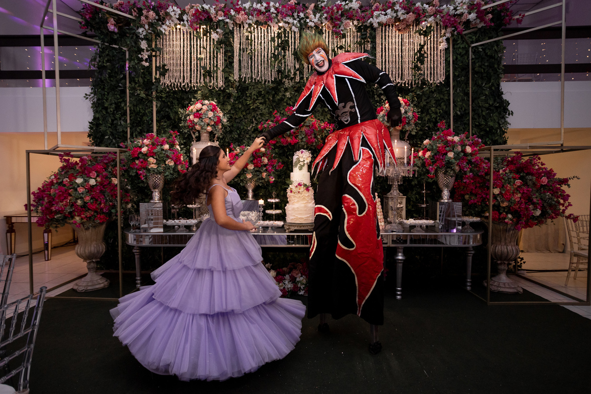 Festa de quinze anos em Torres
Fotografia: Adrielle Peres

Filme: Fred Filmes

Decoração: Só Brilho

Cerimonial: Celebrai 

Som/Luz: Impacto Som

Local: Apae Torres

Doces: Marta Mello/Cacau Show

Beleza: Morgana Magnus

Vestido: Noivas e Casais:
