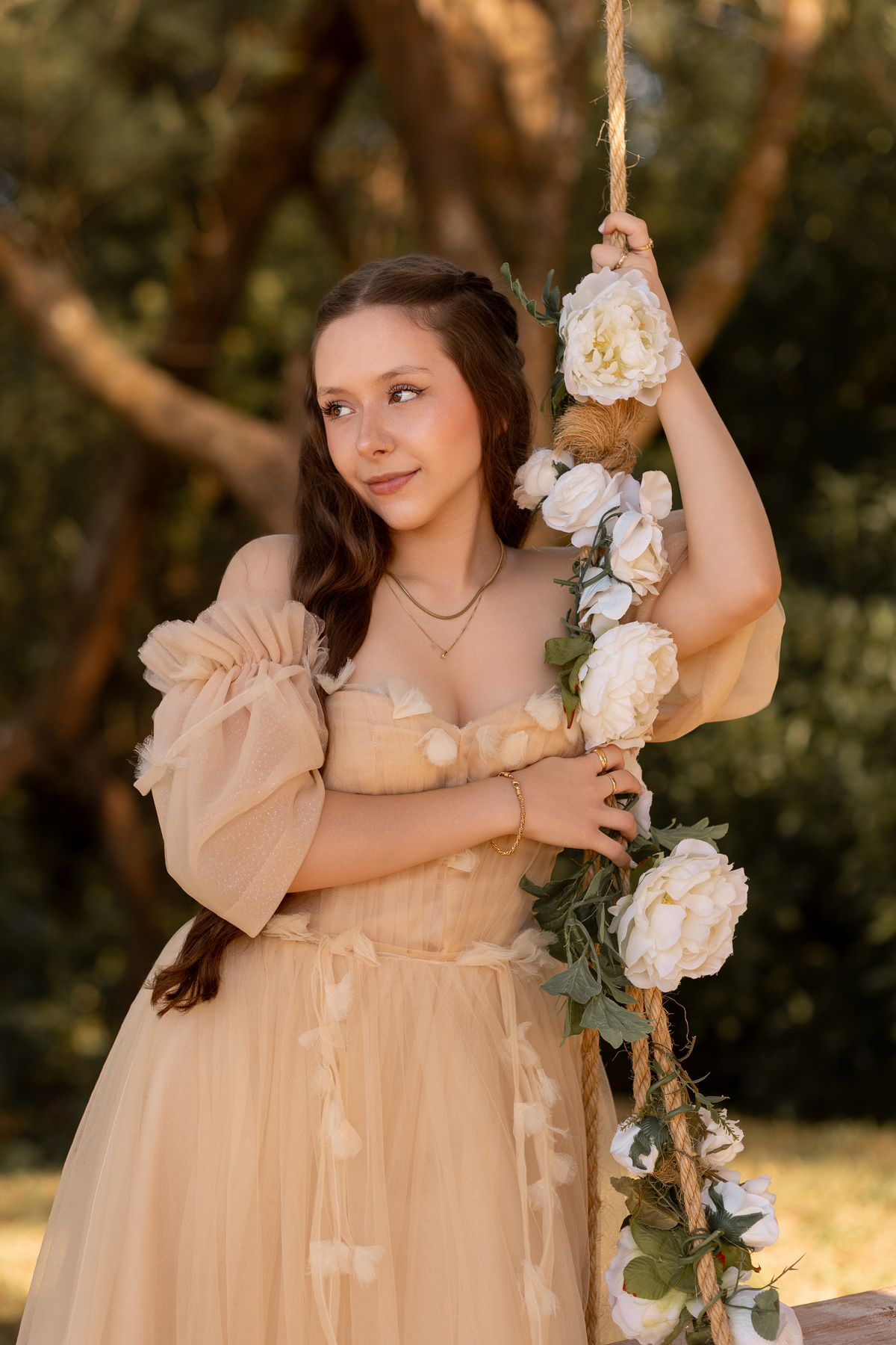 Fotos no nascer do Sol - praia da Guarita - fotógrafa em torres - book dos quinze - ensaio 15 anos - fotos debutante  - fotógrafa de quinze anos - ideias - praia - torres - rs