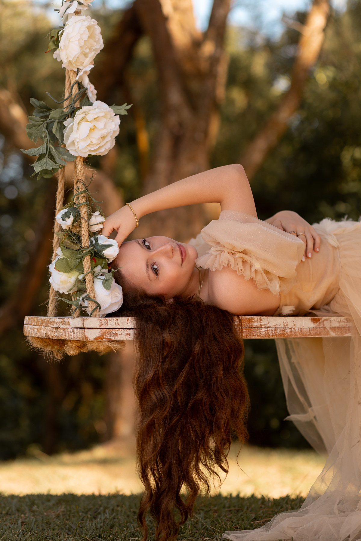 Fotos no nascer do Sol - praia da Guarita - fotógrafa em torres - book dos quinze - ensaio 15 anos - fotos debutante  - fotógrafa de quinze anos - ideias - praia - torres - rs