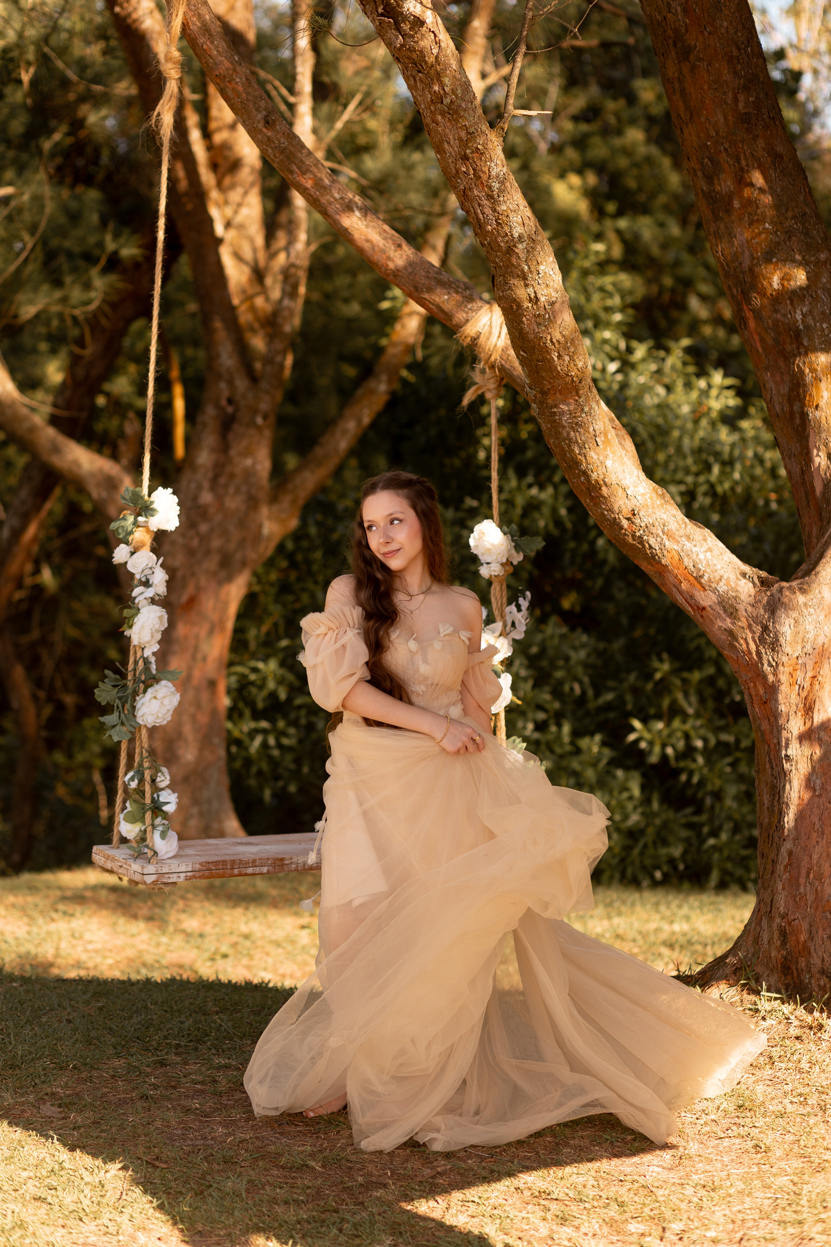 Fotos no nascer do Sol - praia da Guarita - fotógrafa em torres - book dos quinze - ensaio 15 anos - fotos debutante  - fotógrafa de quinze anos - ideias - praia - torres - rs