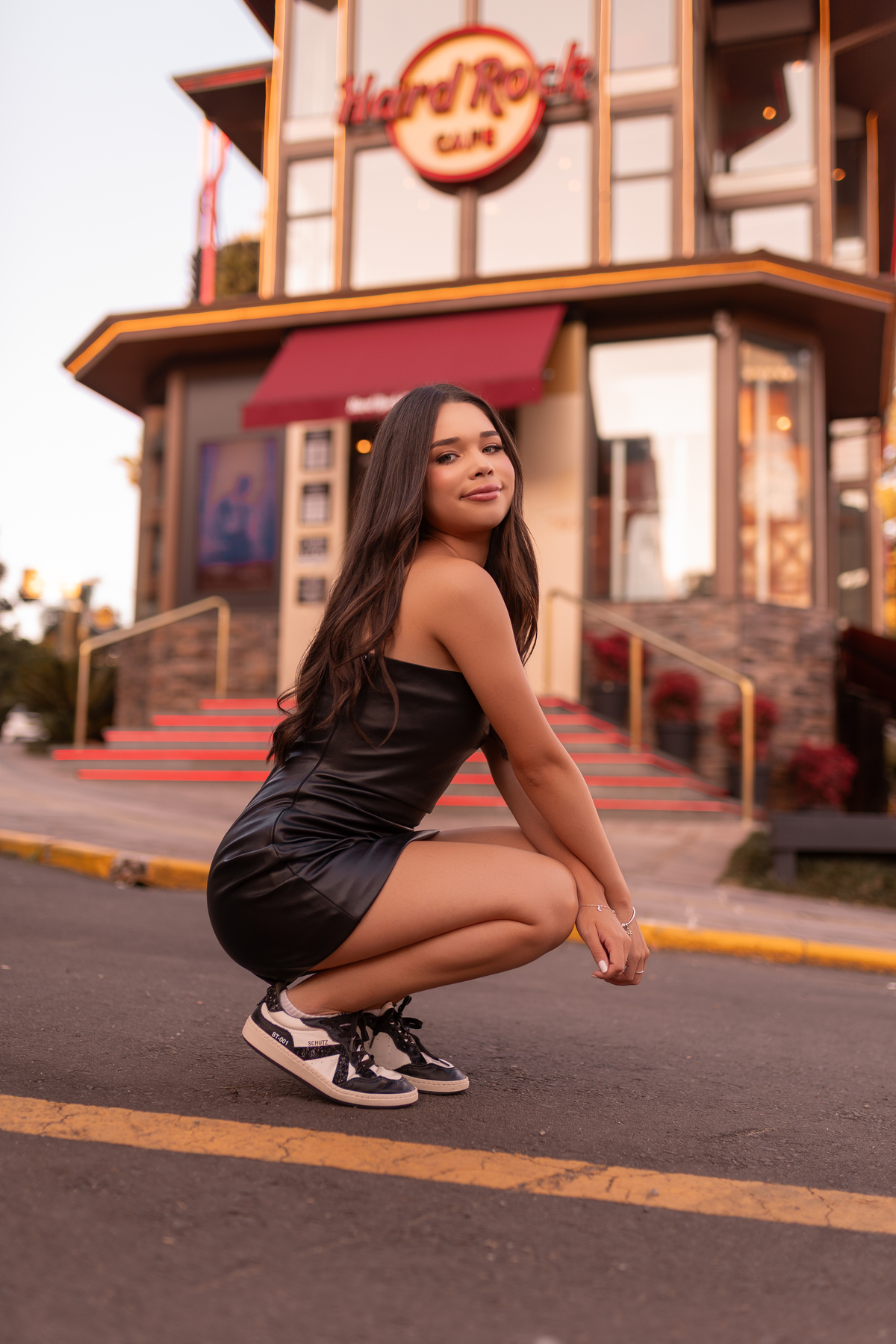 fotos de 15 anos no castelo HOTEL  COLLINE DE FRNACE - Gramado - RS  fotografa - ensaio no castelo - disney - castelo britanico - quinze anos - book dos quinze casual - ideias - vestido branco - noiva - hard rock