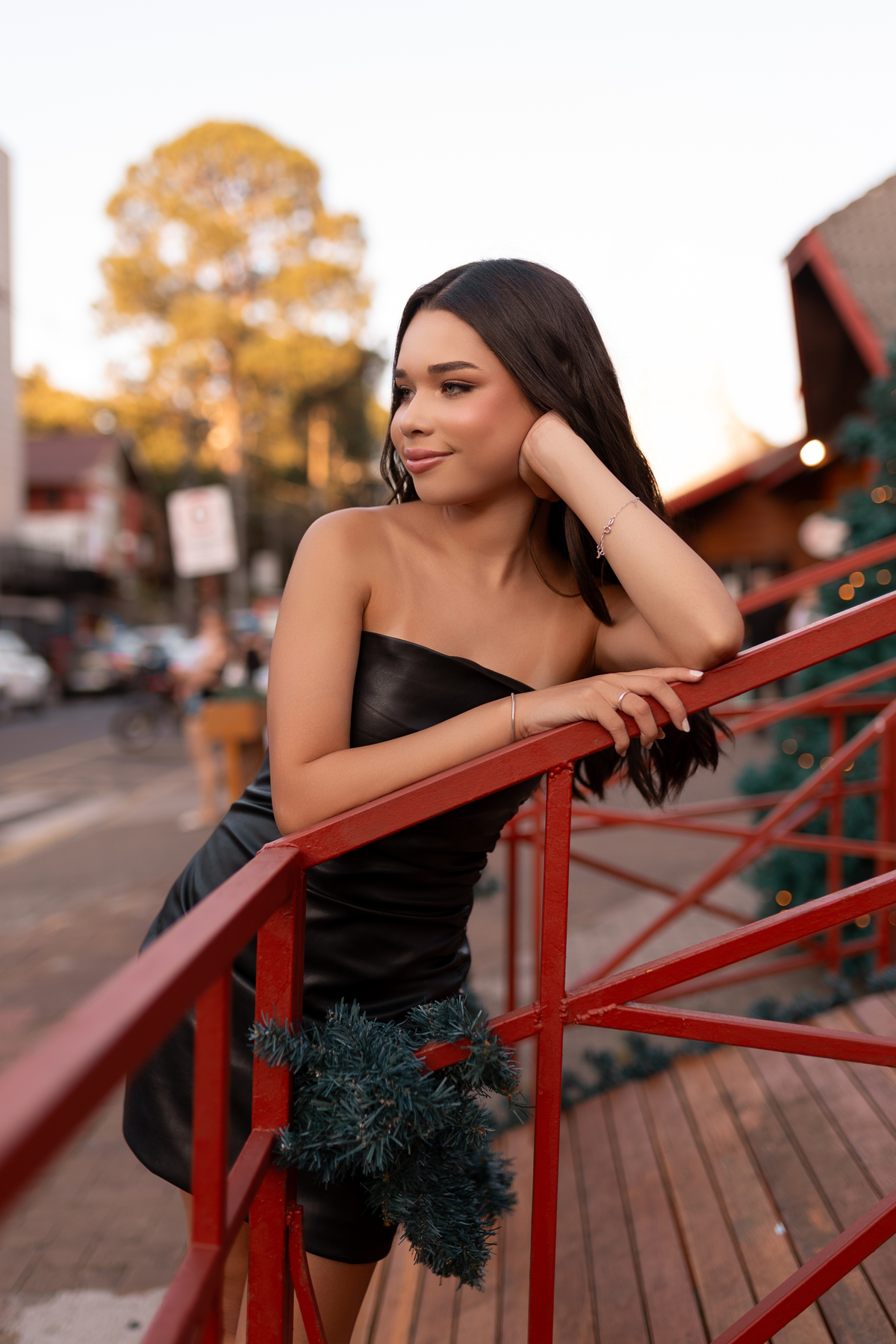 fotos de 15 anos no castelo HOTEL  COLLINE DE FRNACE - Gramado - RS  fotografa - ensaio no castelo - disney - castelo britanico - quinze anos - book dos quinze casual - ideias - vestido branco - noiva - hard rock