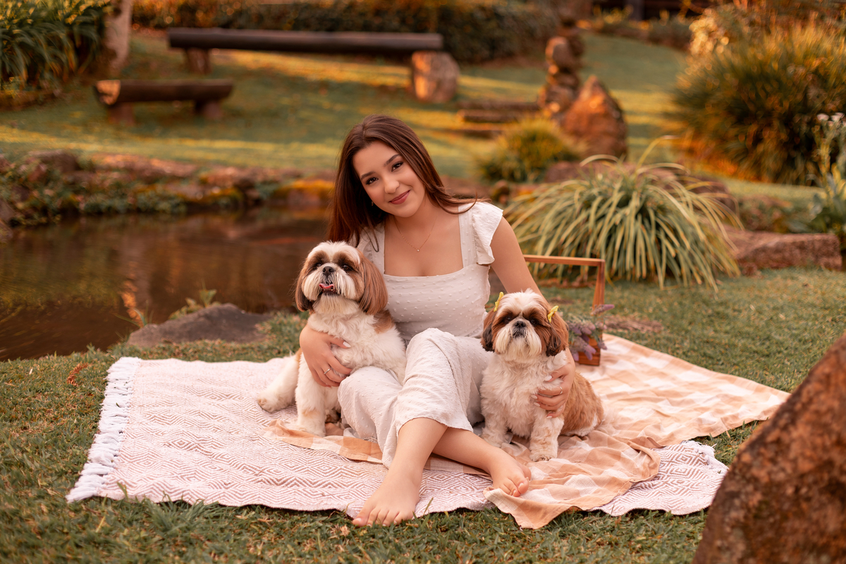 ensaio 15 anos, debutante, Gramado RS, Serra Gaúcha, Cogumelos Montanheses, fotografia feminina, ensaio leve, ensaio alegre, fotos 15 anos, ensaio em Gramado, especialista em quinze anos, especialista em debutantes, ensaio de quinze anos, fotógrafa 