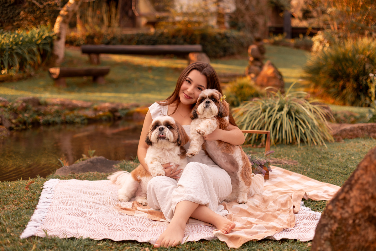 ensaio 15 anos, debutante, Gramado RS, Serra Gaúcha, Cogumelos Montanheses, fotografia feminina, ensaio leve, ensaio alegre, fotos 15 anos, ensaio em Gramado, especialista em quinze anos, especialista em debutantes, ensaio de quinze anos, fotógrafa 