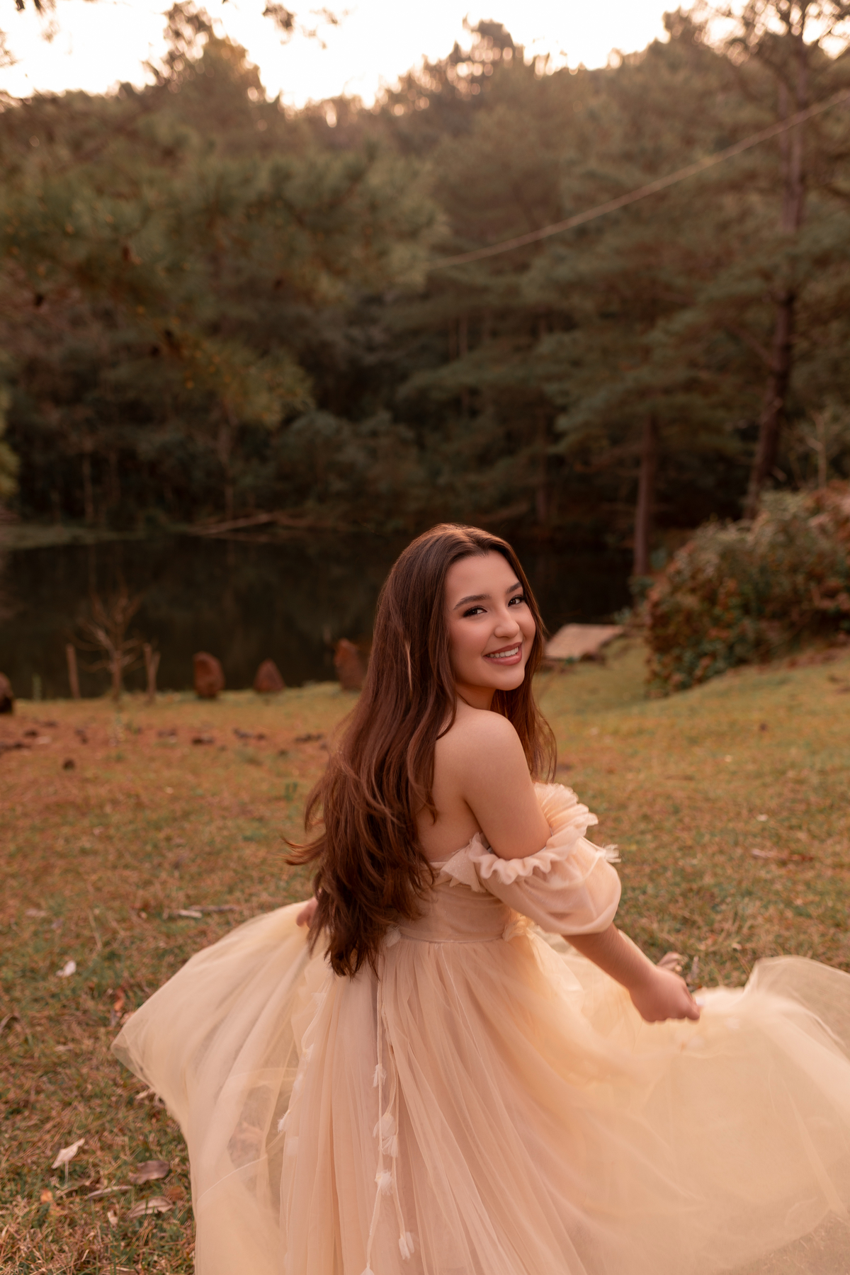 ensaio 15 anos, debutante, Gramado RS, Serra Gaúcha, Cogumelos Montanheses, fotografia feminina, ensaio leve, ensaio alegre, fotos 15 anos, ensaio em Gramado, especialista em quinze anos, especialista em debutantes, ensaio de quinze anos, fotógrafa 