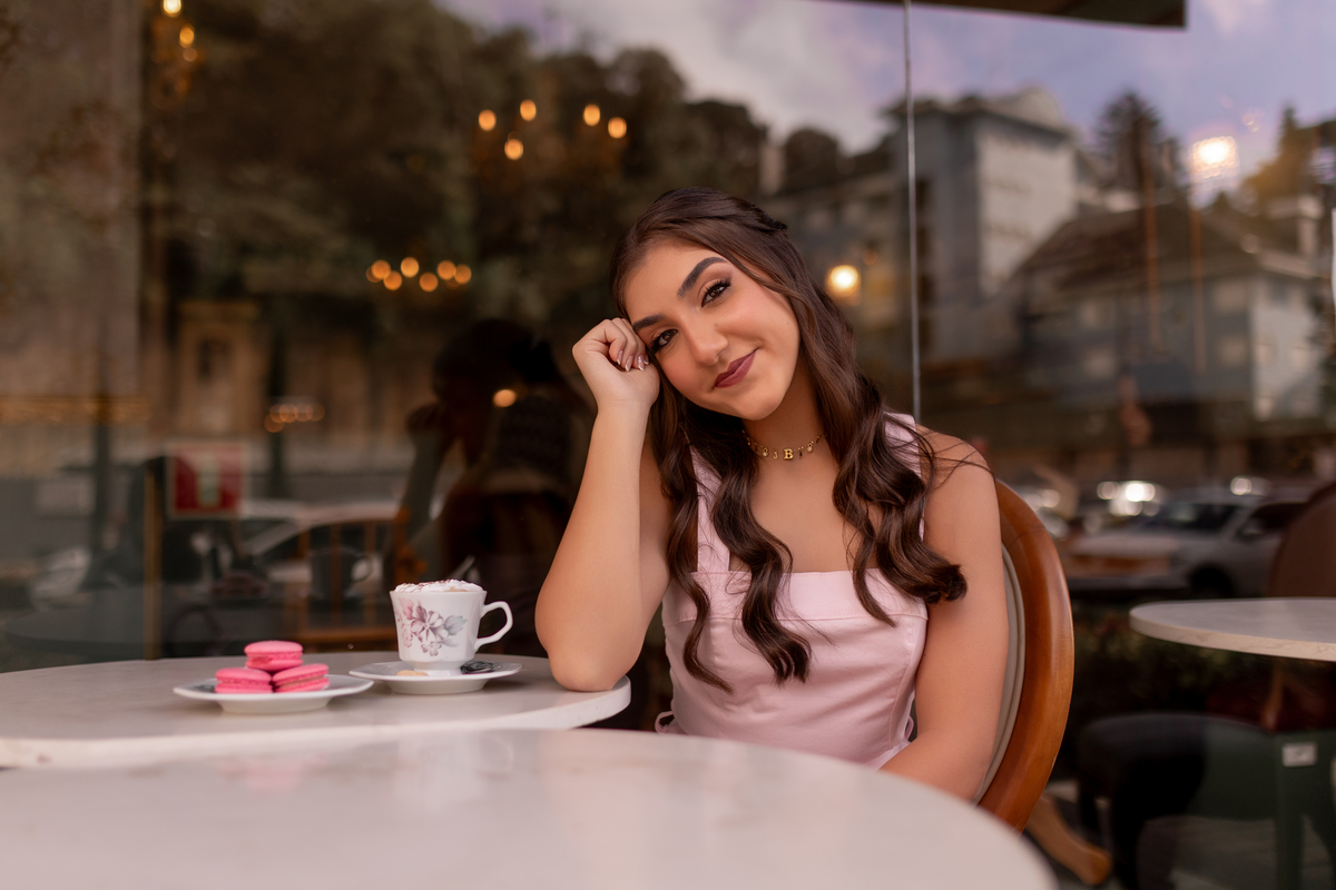 Ensaio de quinze anos estilo europeu no Le Jardin Parque de Lavandas em Gramado/RS. Um cenário encantador e um resultado incrível.
Palavras-chave:
ensaio 15 anos Gramado, ensaio estilo Europa, Le Jardin lavandas, debutante Serra Gaúcha, fotografia 15 anos