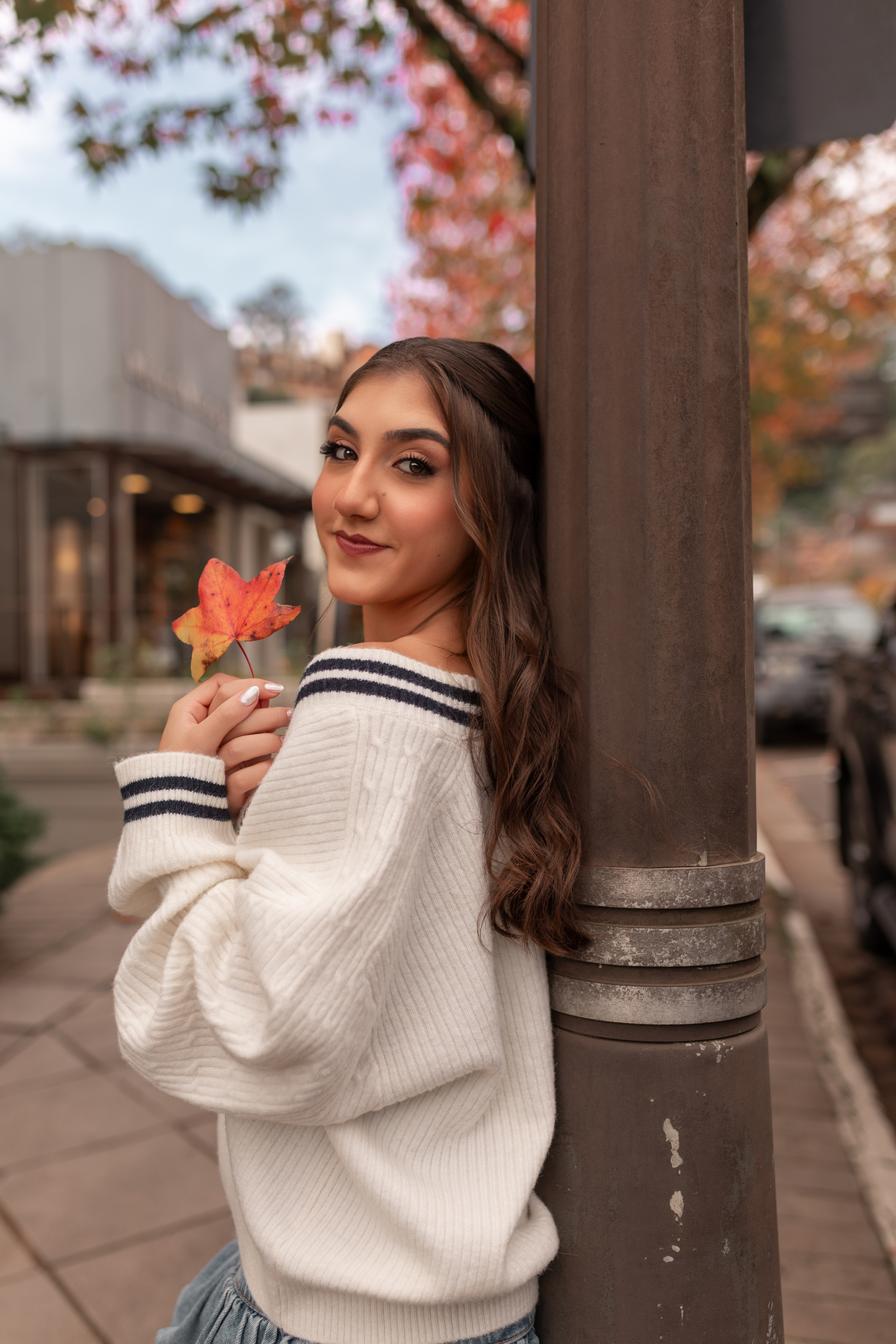 Ensaio de quinze anos estilo europeu no Le Jardin Parque de Lavandas em Gramado/RS. Um cenário encantador e um resultado incrível.
Palavras-chave:
ensaio 15 anos Gramado, ensaio estilo Europa, Le Jardin lavandas, debutante Serra Gaúcha, fotografia 15 anos