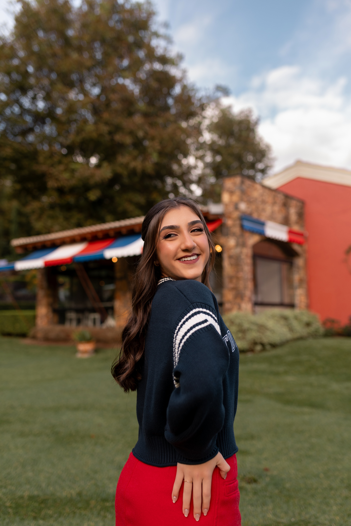 Ensaio de quinze anos estilo europeu no Le Jardin Parque de Lavandas em Gramado/RS. Um cenário encantador e um resultado incrível.
Palavras-chave:
ensaio 15 anos Gramado, ensaio estilo Europa, Le Jardin lavandas, debutante Serra Gaúcha, fotografia 15 anos