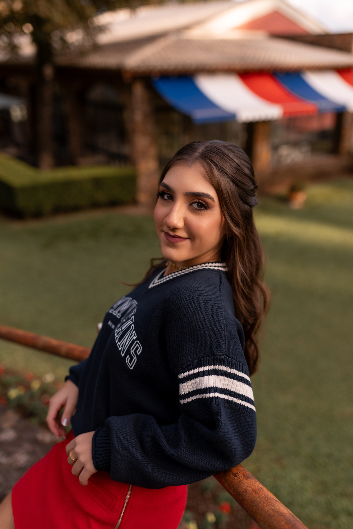 Ensaio de quinze anos estilo europeu no Le Jardin Parque de Lavandas em Gramado/RS. Um cenário encantador e um resultado incrível.
Palavras-chave:
ensaio 15 anos Gramado, ensaio estilo Europa, Le Jardin lavandas, debutante Serra Gaúcha, fotografia 15 anos