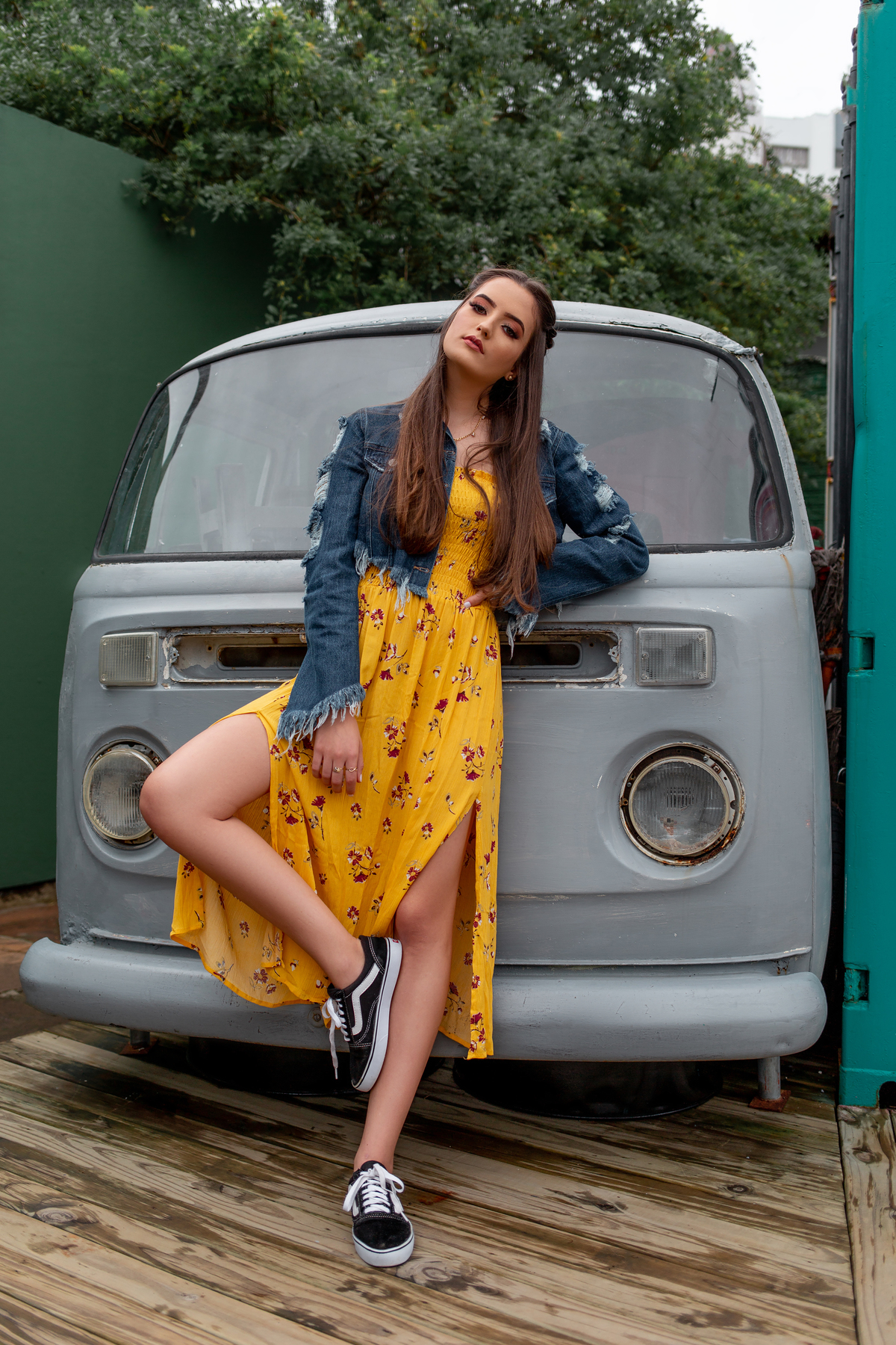 Book dos Quinze debutante DUDA. Ensaio de 15 anos em Torres, livros, container, natureza, grafite, praia, kombi, fotografia. Arroio do Sal, Osório, Imbé, Tramandai, Araranguá, Sombrio, Criciúma, Tres cachoeiras, Terra de areia, litoral, Gramado