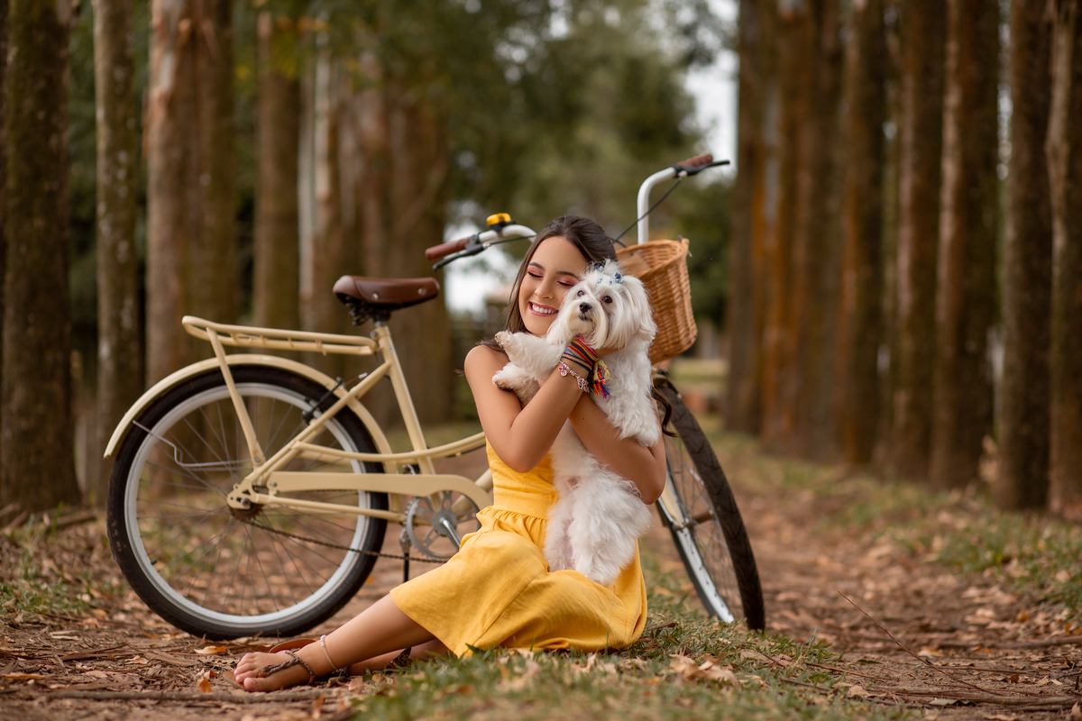 Book dos Quinze Malu. Ensaio de 15 anos, cachorro, carro antigo, cabana, amarelo, bicicleta, natureza, floresta, praia, prancha, fotografia, Osório, Imbé, Tramandai, Araranguá, Sombrio, Criciúma, Tres cachoeiras, Terra de areia, litoral, Gramado, Serra
